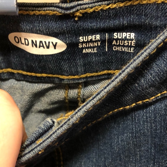 Women’s Oldnavy Jeans - Picture 3 of 4
